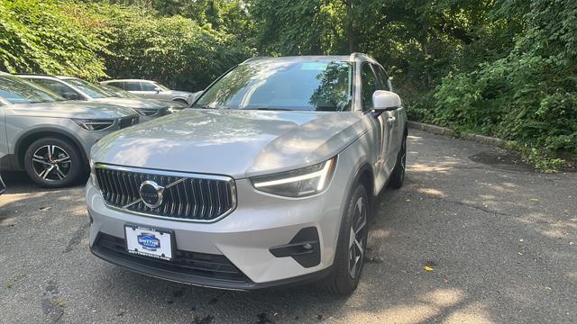 new 2025 Volvo XC40 car, priced at $47,345