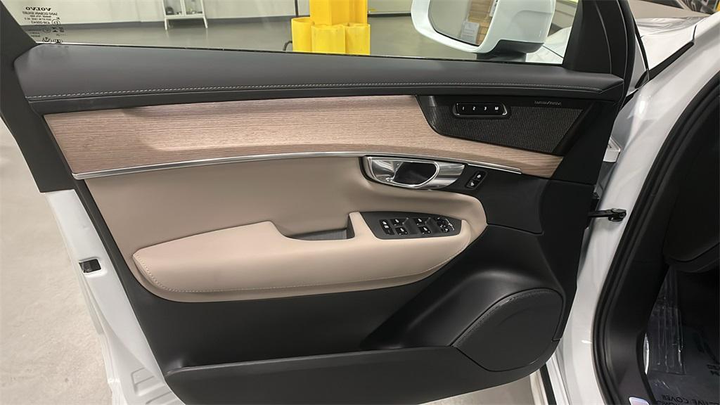 used 2026 Volvo XC90 car, priced at $71,824
