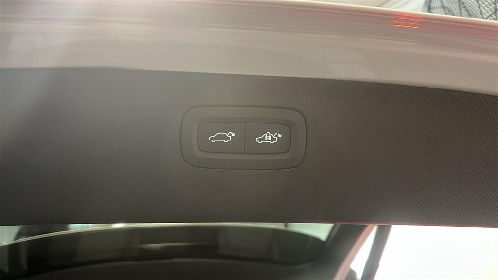 used 2024 Volvo XC90 Recharge Plug-In Hybrid car, priced at $58,495