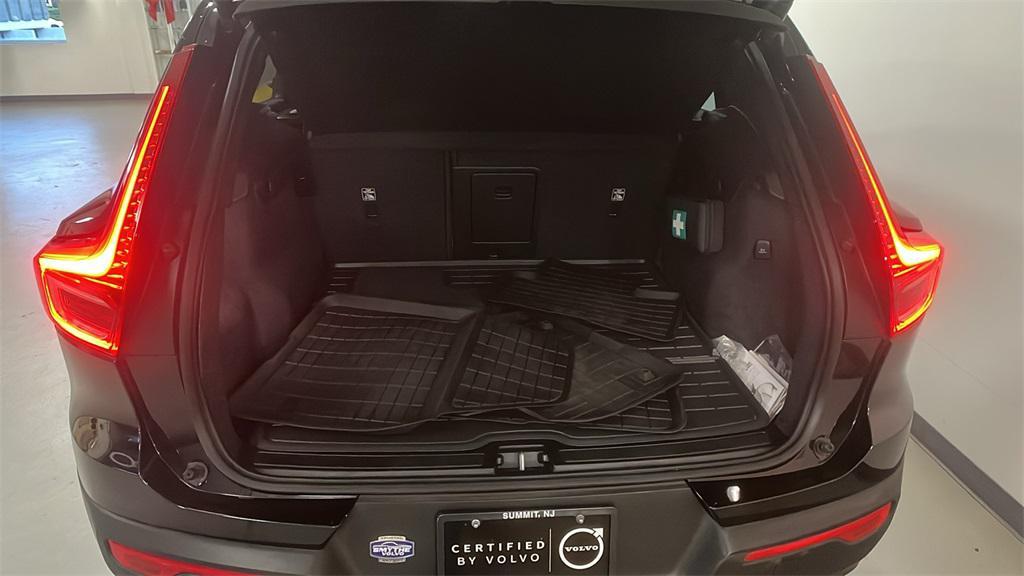 used 2024 Volvo XC40 car, priced at $35,959