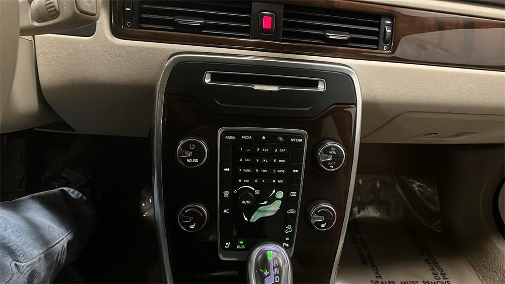 used 2013 Volvo XC70 car, priced at $9,695