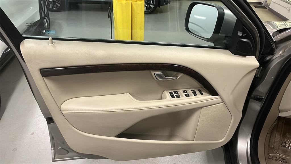 used 2013 Volvo XC70 car, priced at $9,695