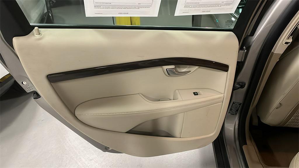 used 2013 Volvo XC70 car, priced at $9,695