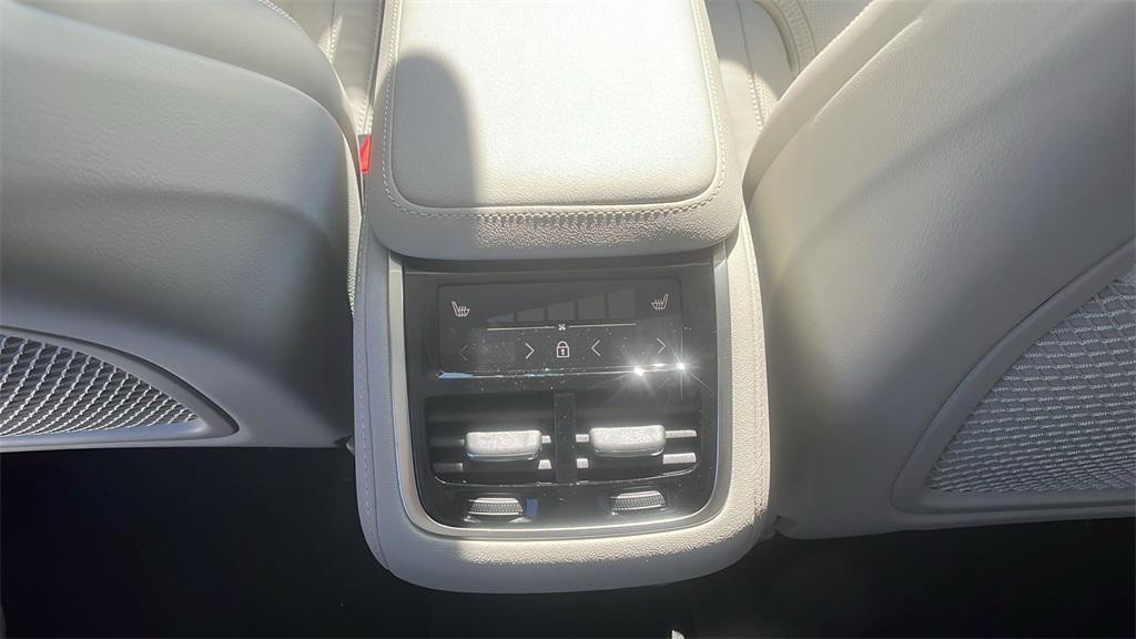 new 2026 Volvo XC90 car, priced at $75,155