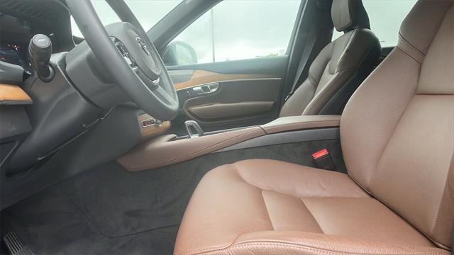 used 2023 Volvo XC90 Recharge Plug-In Hybrid car, priced at $58,000