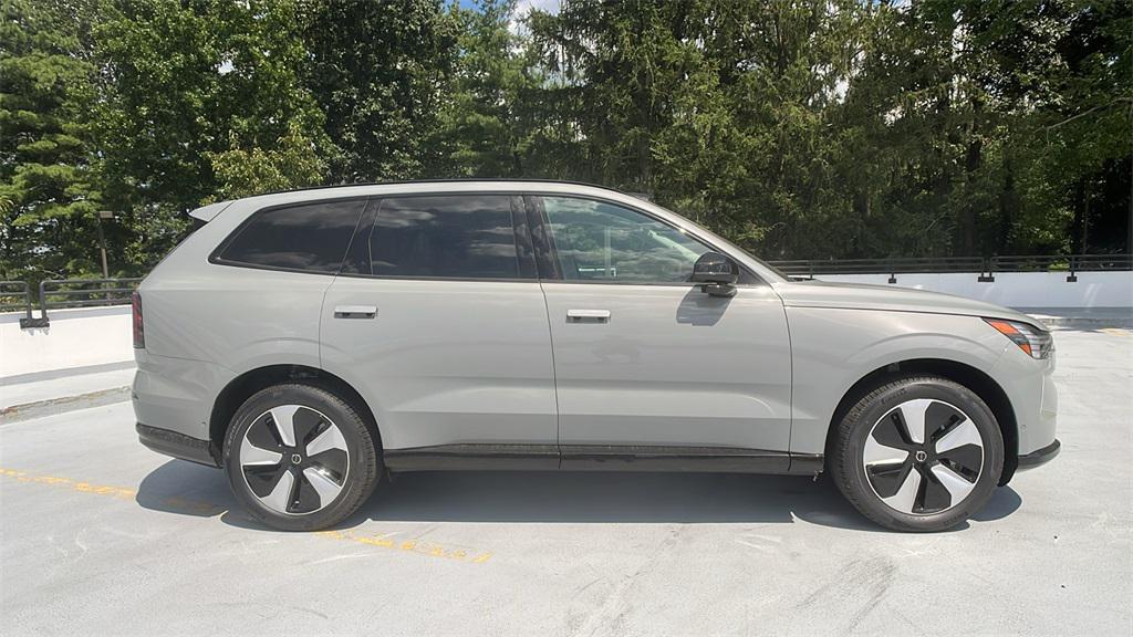 new 2025 Volvo EX90 car