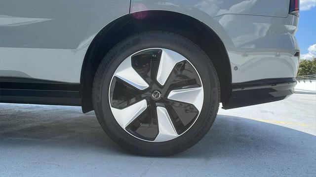 new 2025 Volvo EX90 car