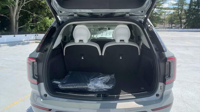 new 2025 Volvo EX90 car