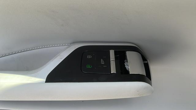 new 2025 Volvo EX90 car