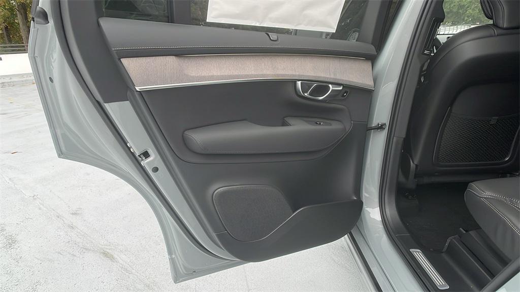 new 2026 Volvo XC90 car, priced at $75,155