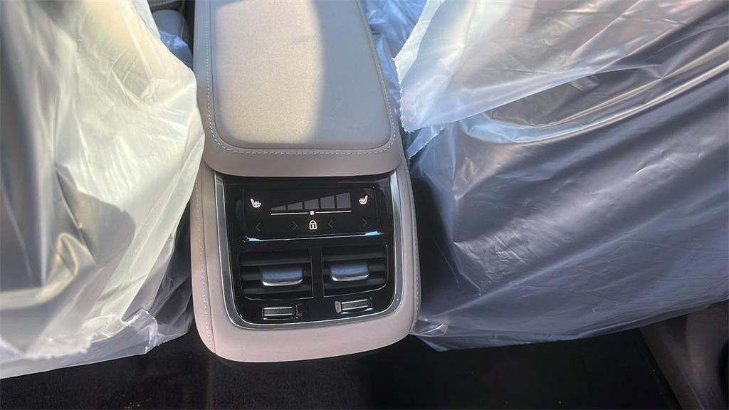 new 2026 Volvo XC90 car, priced at $77,245