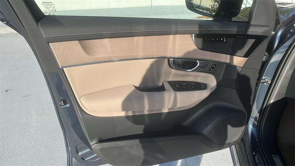 new 2026 Volvo XC90 car, priced at $77,245