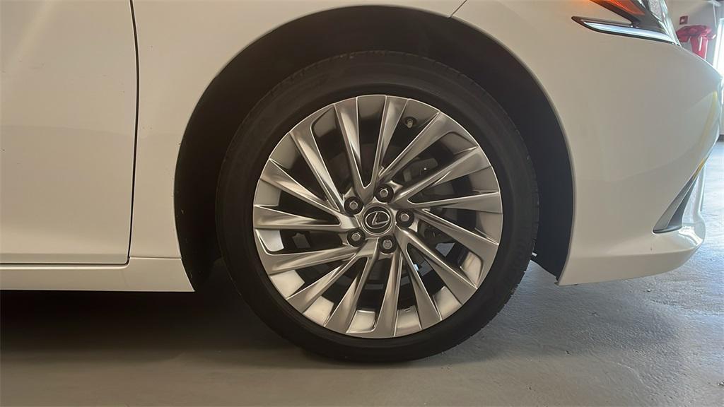 used 2023 Lexus ES 350 car, priced at $44,335
