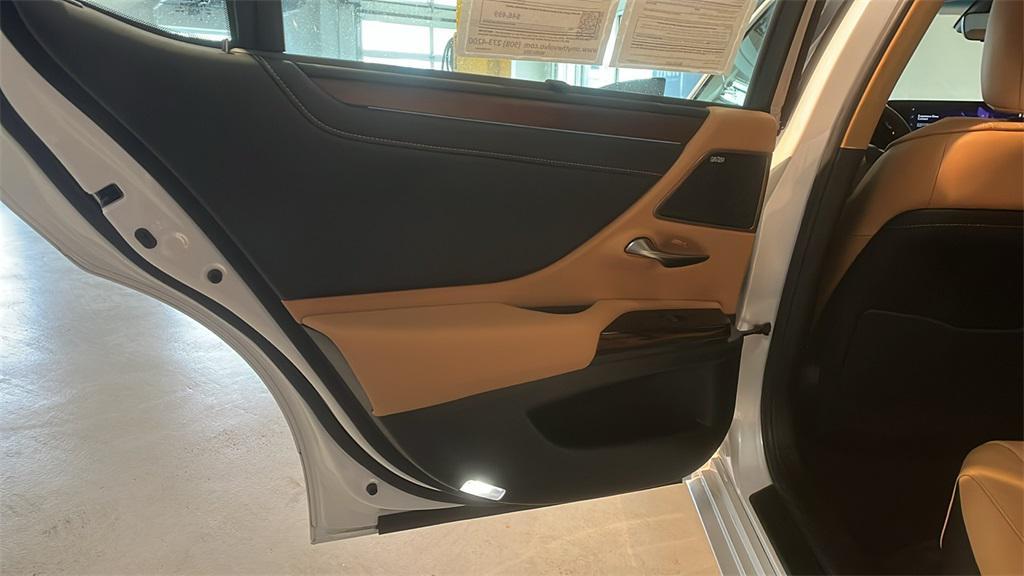 used 2023 Lexus ES 350 car, priced at $44,335
