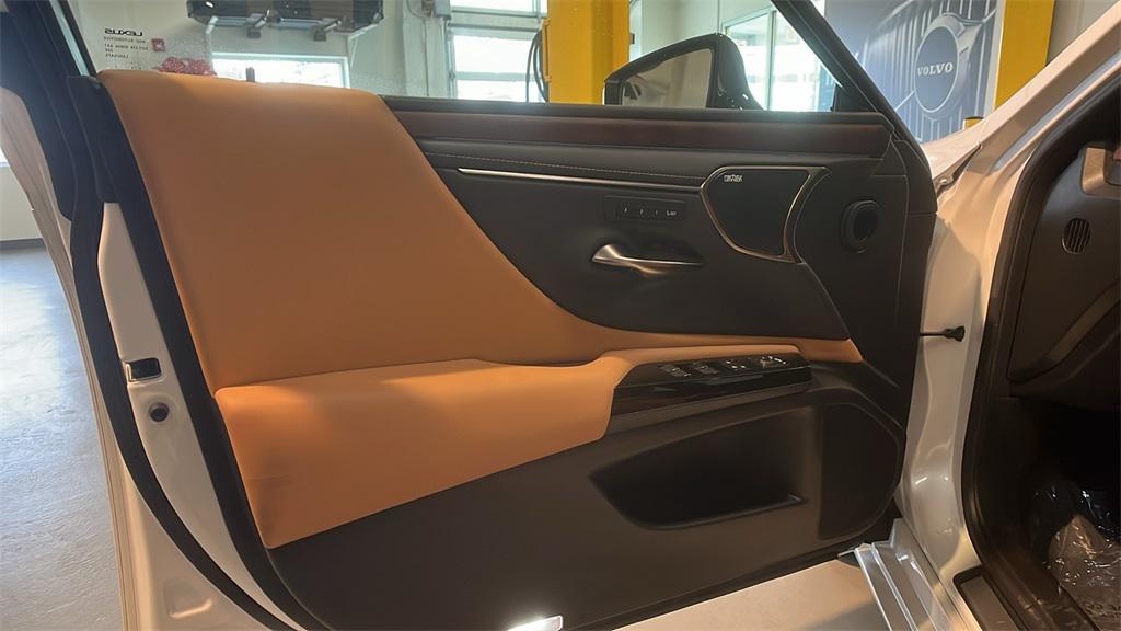 used 2023 Lexus ES 350 car, priced at $44,335