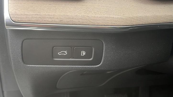 new 2025 Volvo XC90 Plug-In Hybrid car, priced at $78,805