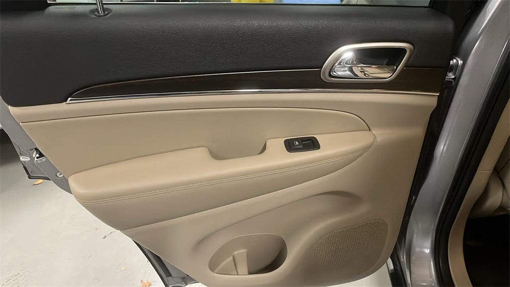 used 2015 Jeep Grand Cherokee car, priced at $10,985