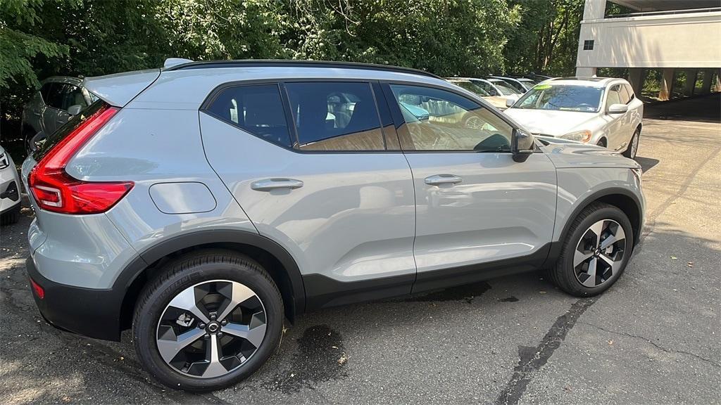 new 2025 Volvo XC40 car, priced at $47,345