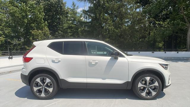 new 2026 Volvo XC40 car