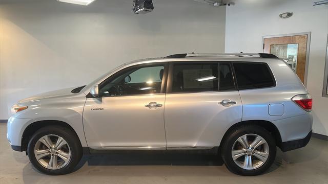 used 2013 Toyota Highlander car, priced at $12,211