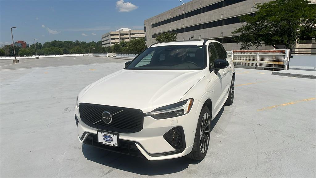 new 2026 Volvo XC60 Plug-In Hybrid car, priced at $69,285