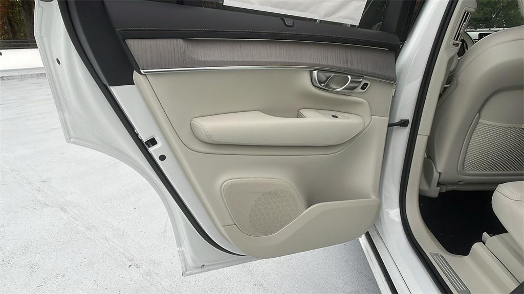 new 2026 Volvo XC90 car, priced at $75,155