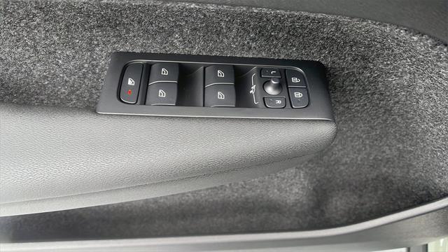 new 2025 Volvo XC40 car, priced at $44,595