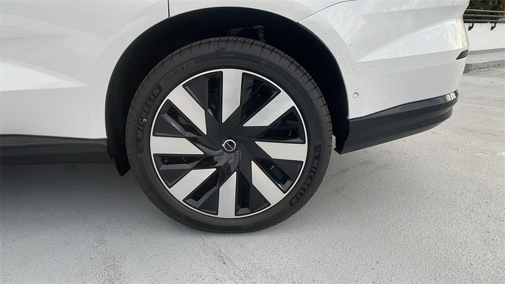 new 2025 Volvo EX90 car, priced at $91,140