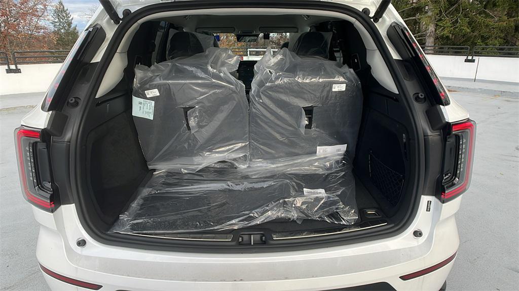 new 2025 Volvo EX90 car, priced at $91,140