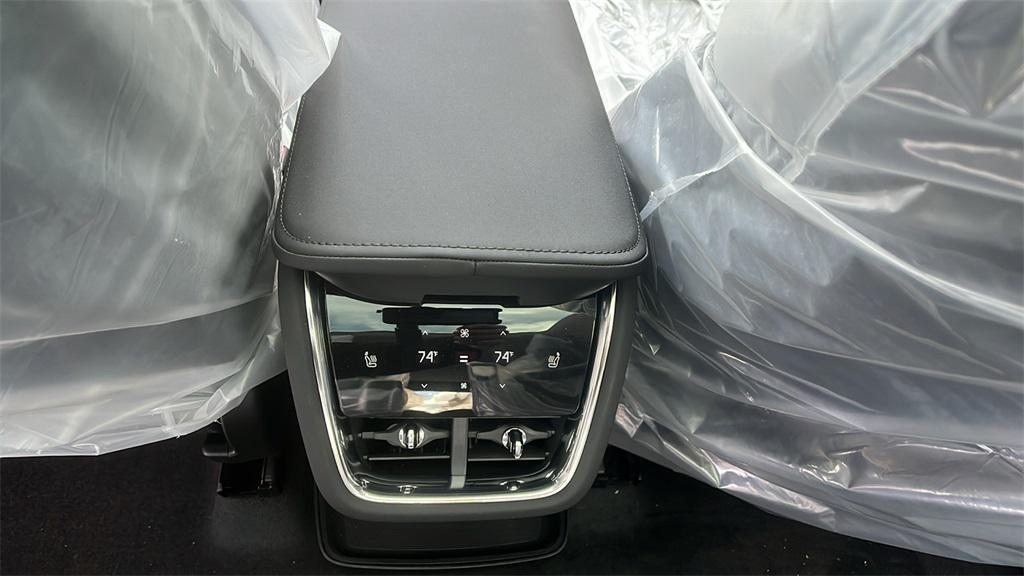 new 2025 Volvo EX90 car, priced at $91,140