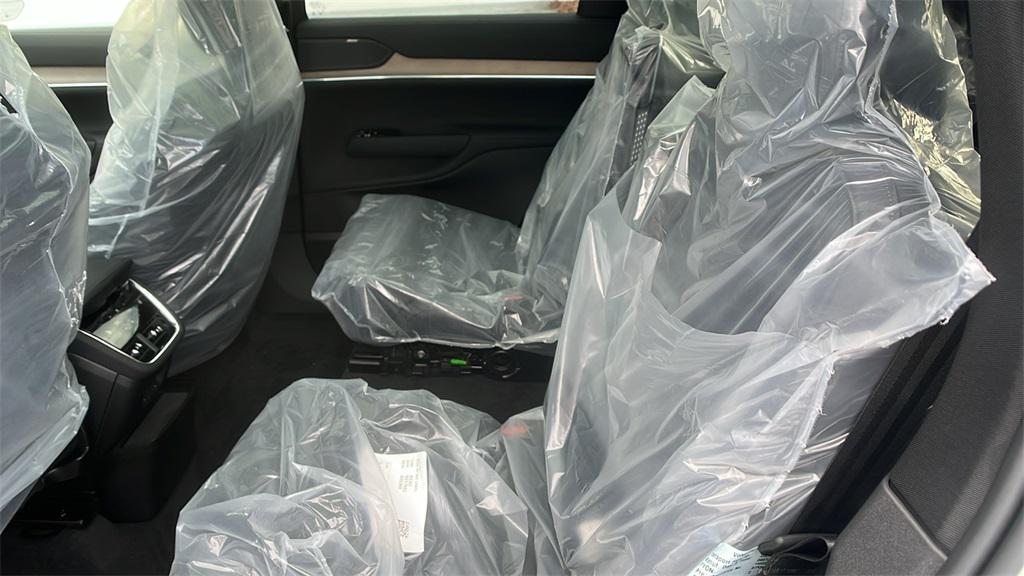 new 2025 Volvo EX90 car, priced at $91,140