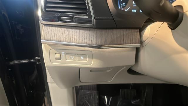 used 2022 Volvo XC90 Recharge Plug-In Hybrid car, priced at $44,595