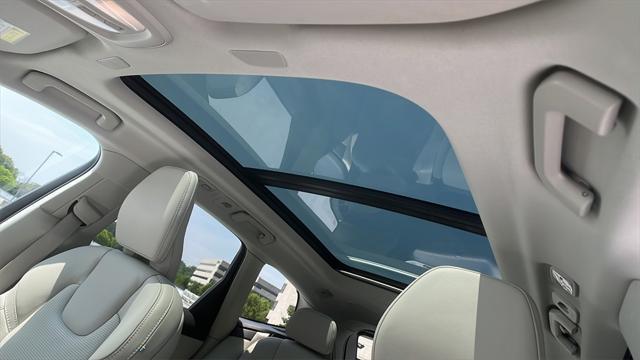 used 2022 Volvo XC60 car, priced at $34,887