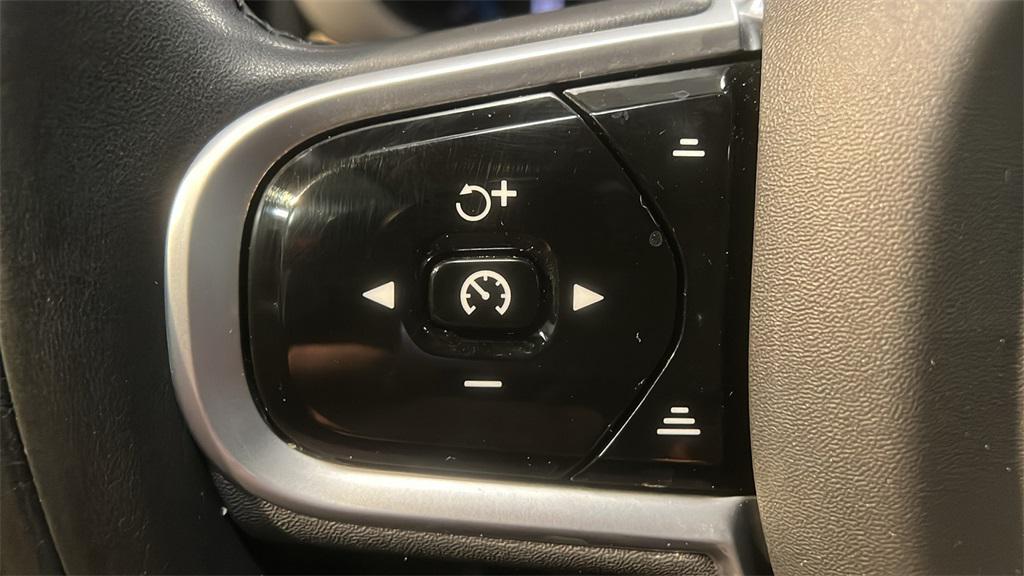 used 2022 Volvo XC60 car, priced at $36,991