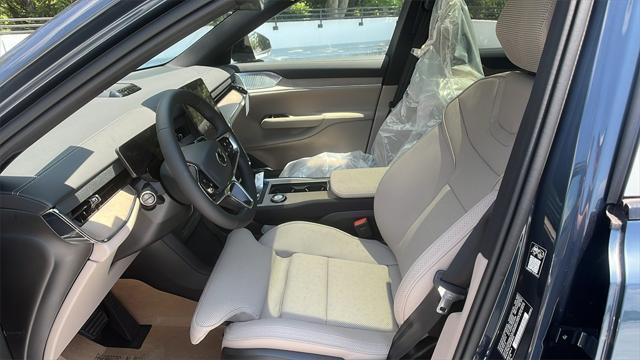 new 2025 Volvo EX90 car, priced at $93,820