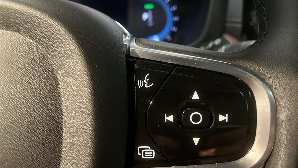 used 2023 Volvo XC60 Recharge Plug-In Hybrid car, priced at $46,995