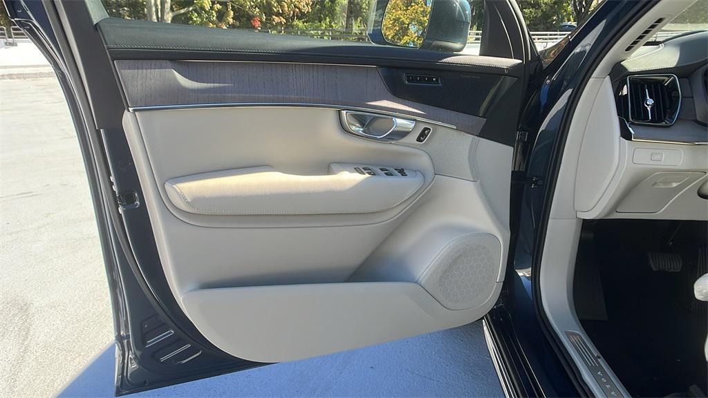 new 2026 Volvo XC90 car, priced at $75,155
