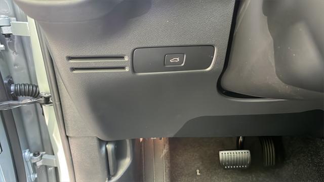 new 2025 Volvo XC40 car