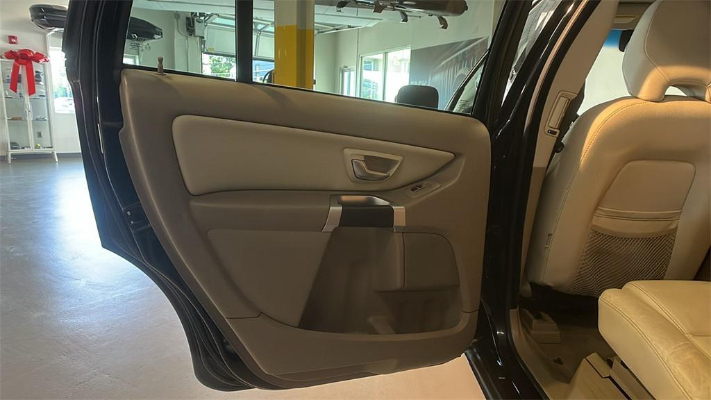 used 2013 Volvo XC90 car, priced at $9,750