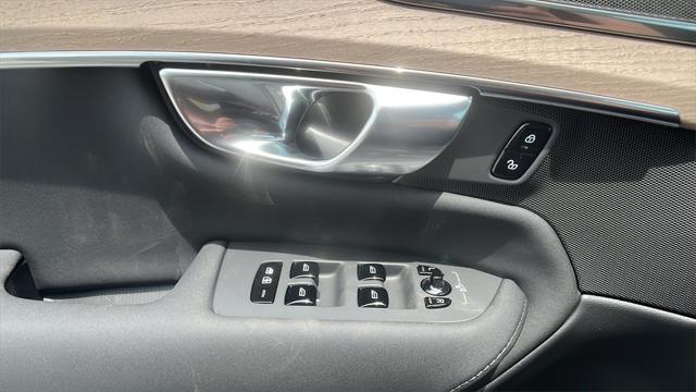new 2025 Volvo XC90 Plug-In Hybrid car, priced at $75,045