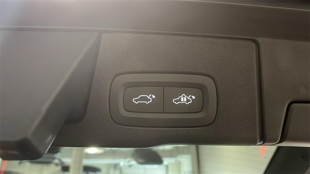 used 2023 Volvo XC60 Recharge Plug-In Hybrid car, priced at $48,995