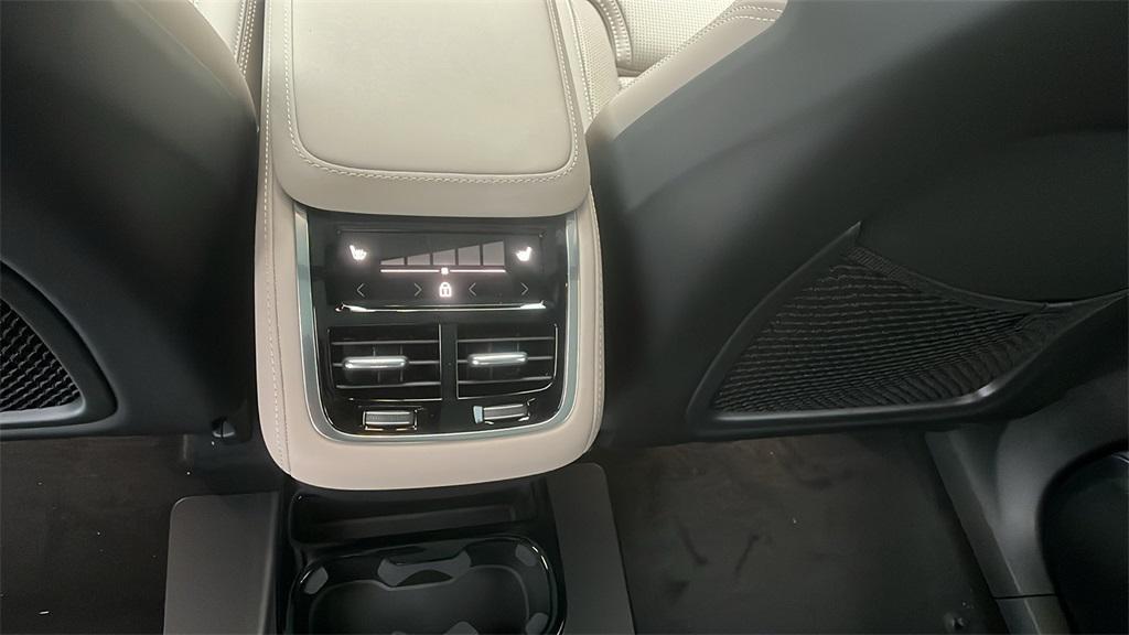 new 2026 Volvo XC90 car, priced at $76,450