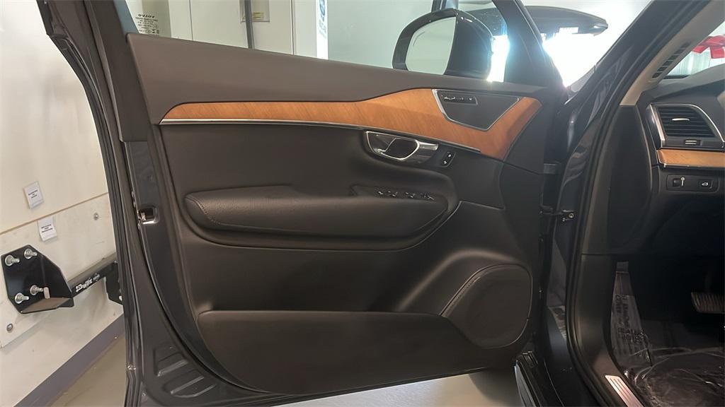 used 2021 Volvo XC90 car, priced at $22,985