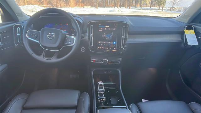 new 2025 Volvo XC40 car, priced at $51,040