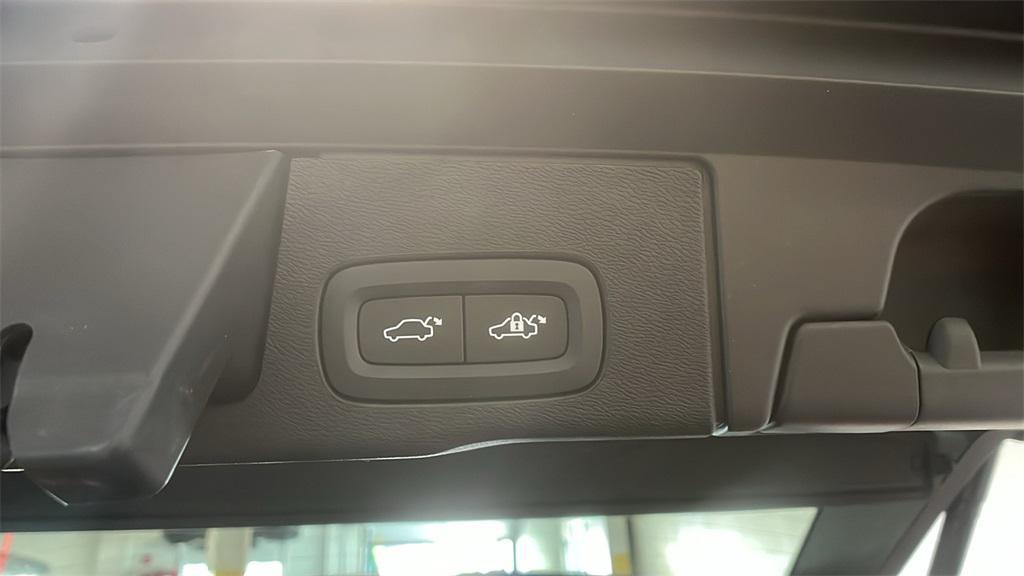 used 2023 Volvo XC60 Recharge Plug-In Hybrid car, priced at $45,887
