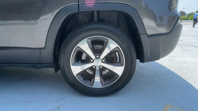 used 2019 Jeep Cherokee car, priced at $14,272