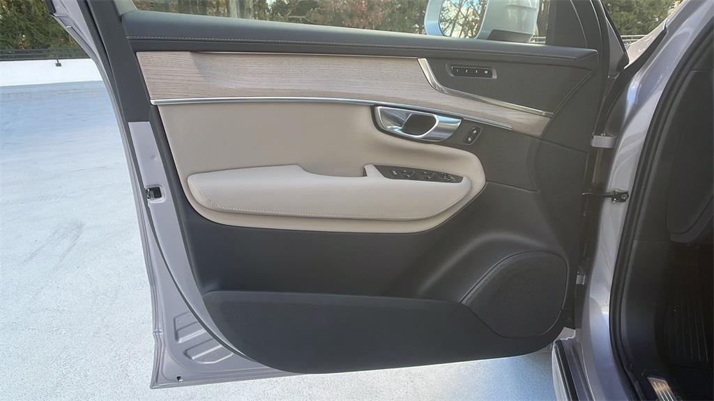 new 2026 Volvo XC90 car, priced at $62,345