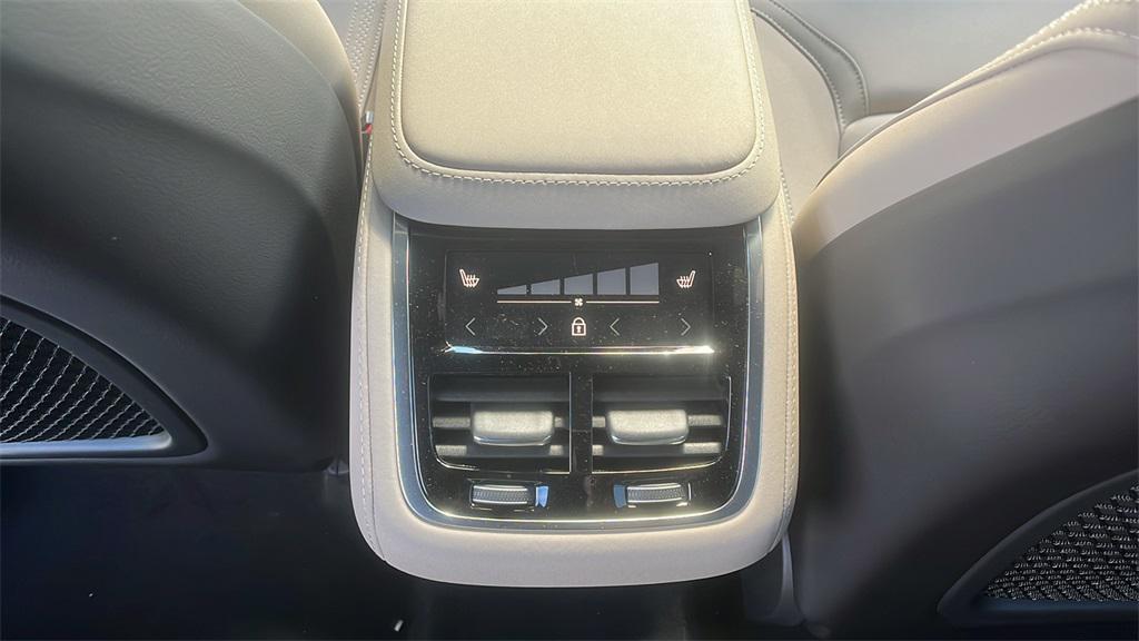 new 2026 Volvo XC90 car, priced at $62,345