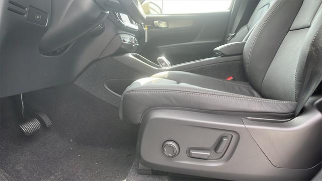 new 2025 Volvo XC40 car, priced at $52,215
