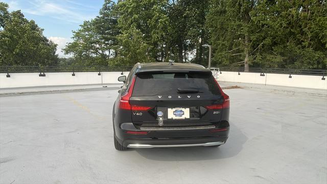 new 2025 Volvo V60 Cross Country car